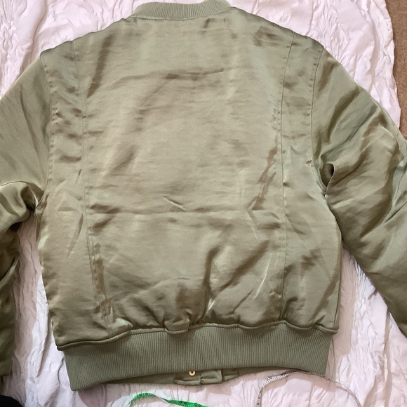 NWT House of Harlow 1960 bomber jacket olive/army green - Picture 9 of 14